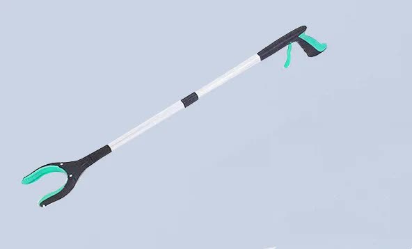 Green Foldable Grabber Tool with Silicone Non-Slip Claws - Ideal for Litter Picking, Outdoor Use, and Household Cleaning